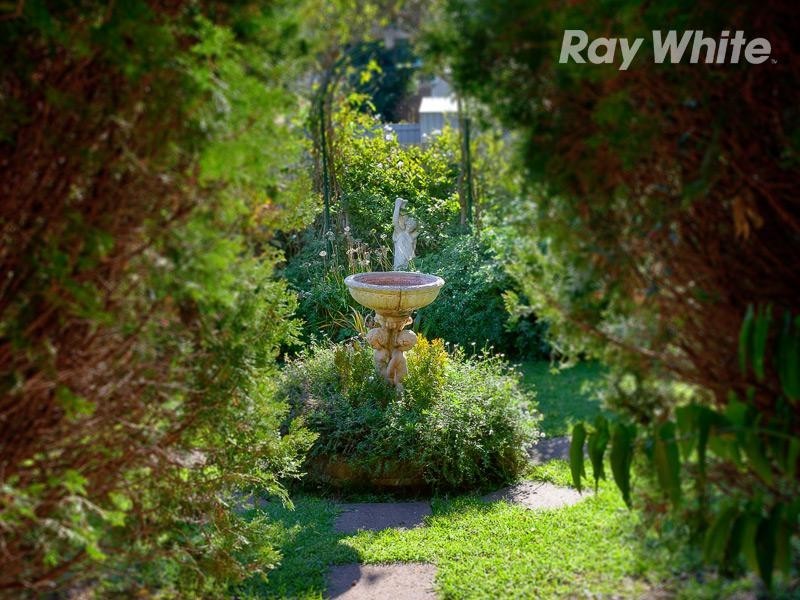 389 Schubach Street, East Albury NSW 2640