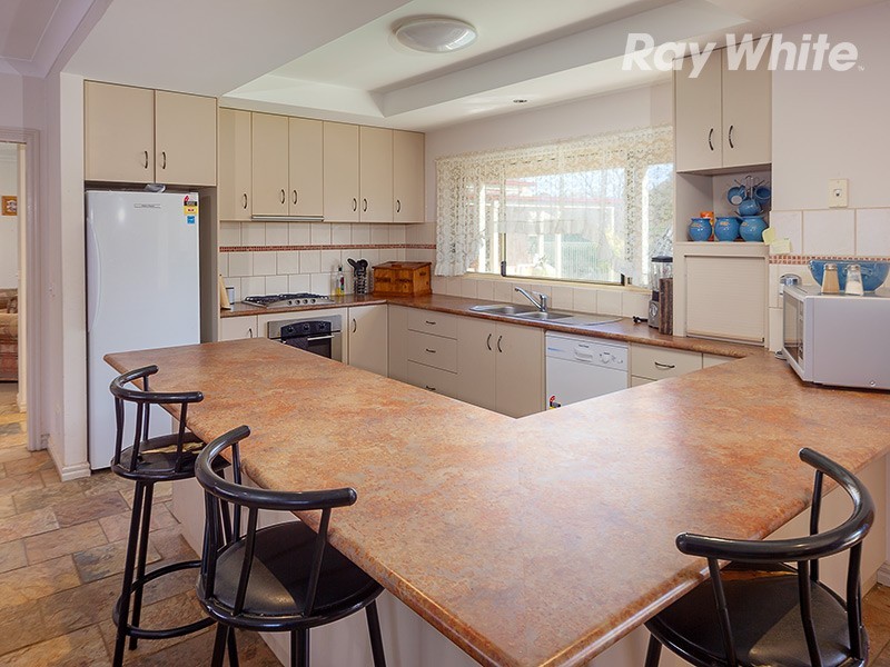 9 Pell Street, Howlong NSW 2643