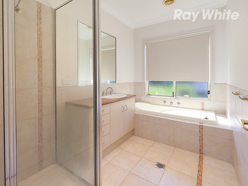 9 Pell Street, Howlong NSW 2643