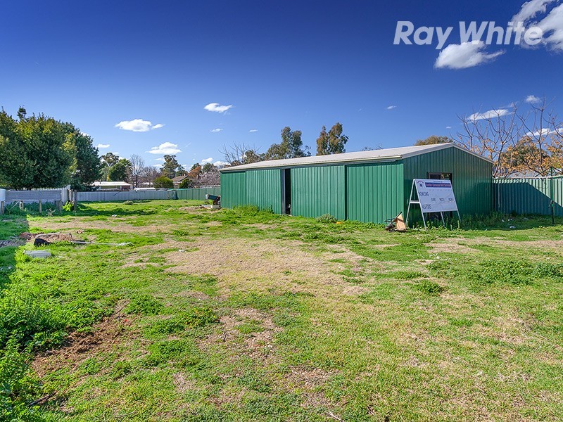 9 Pell Street, Howlong NSW 2643