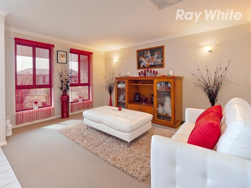9 William Place, Howlong NSW 2643
