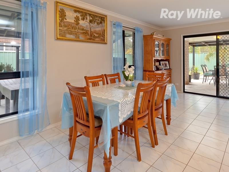 9 William Place, Howlong NSW 2643