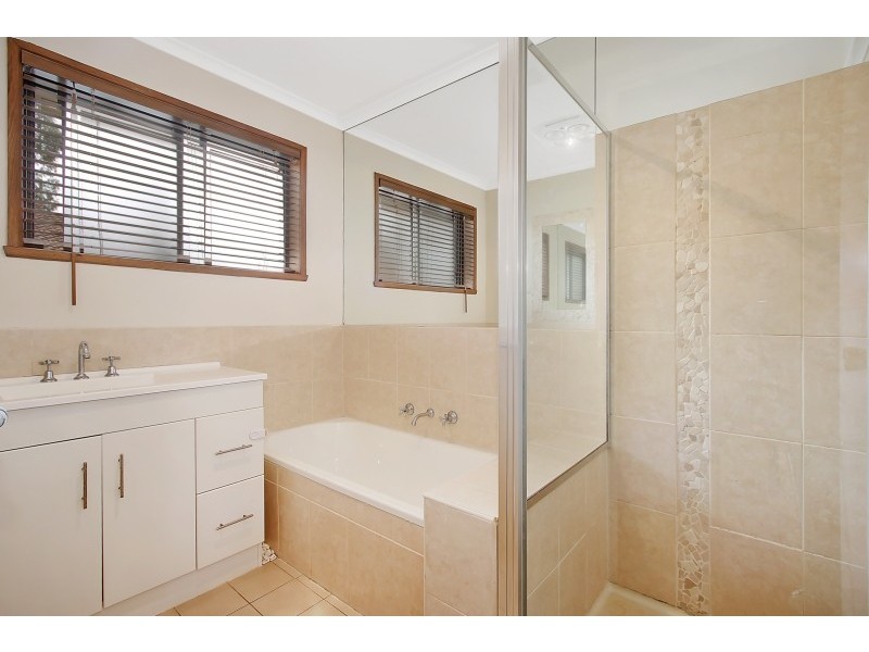 5 Valley View Drive, Albury NSW 2640