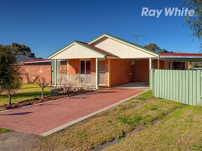 28 Larmer Street, Howlong NSW 2643