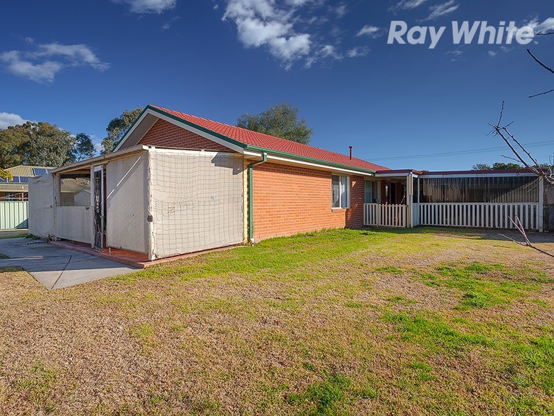 28 Larmer Street, Howlong NSW 2643