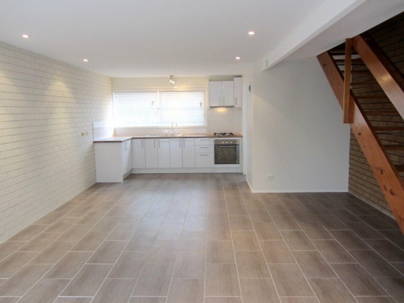 11/409 McDonald Road, Lavington NSW 2641