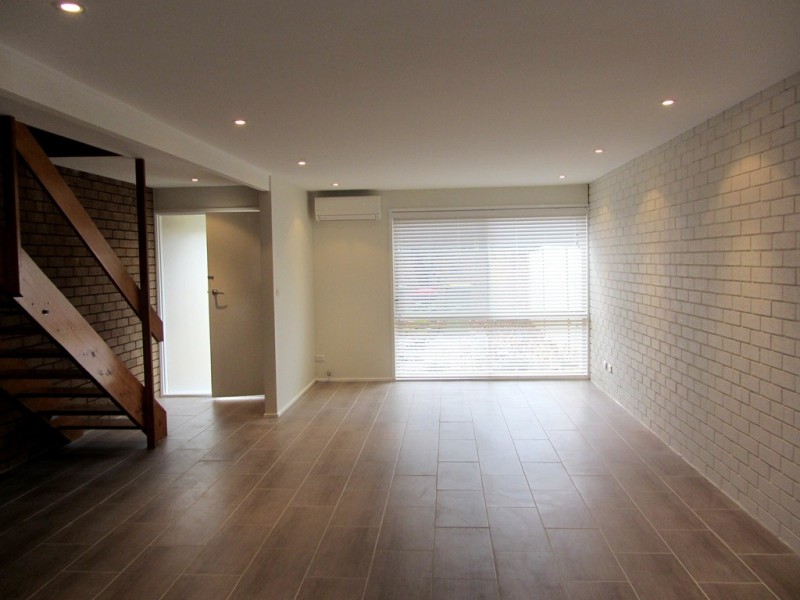 11/409 McDonald Road, Lavington NSW 2641