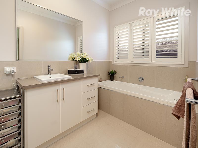 34 Oxford Drive, Thurgoona NSW 2640