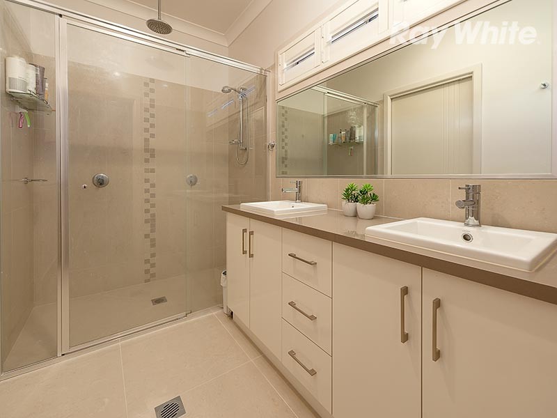 34 Oxford Drive, Thurgoona NSW 2640