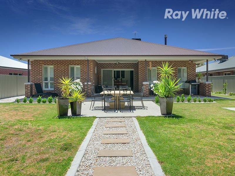 34 Oxford Drive, Thurgoona NSW 2640
