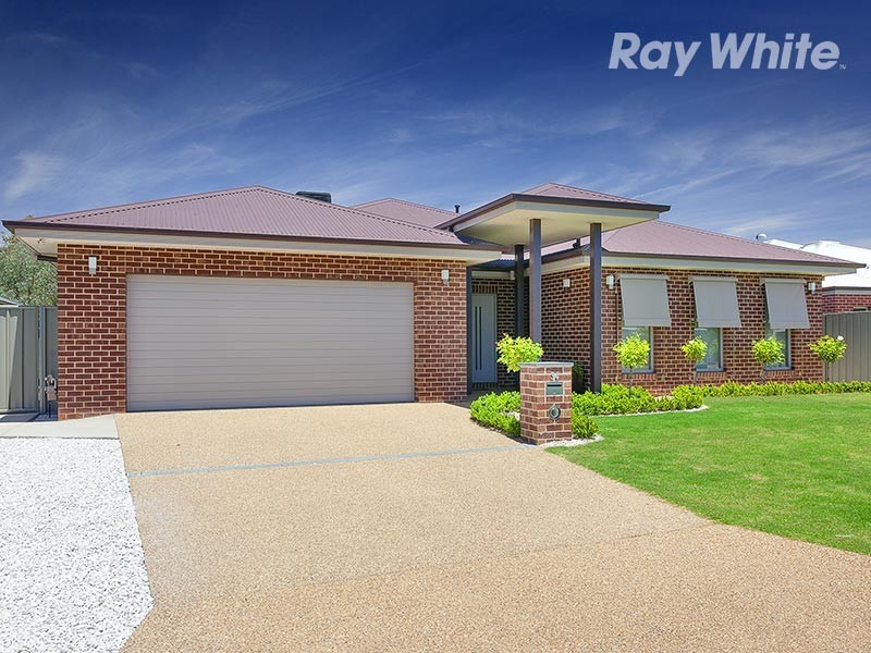34 Oxford Drive, Thurgoona NSW 2640
