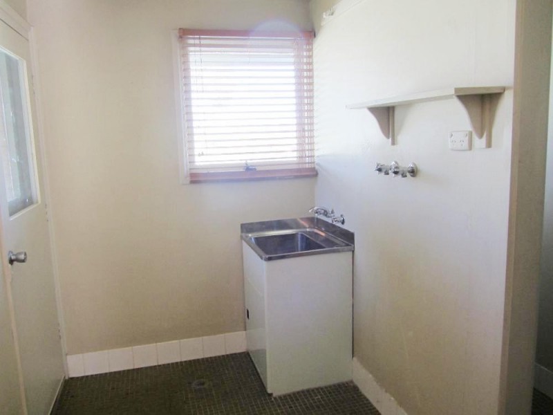 2 Algona Road, Lavington NSW 2641