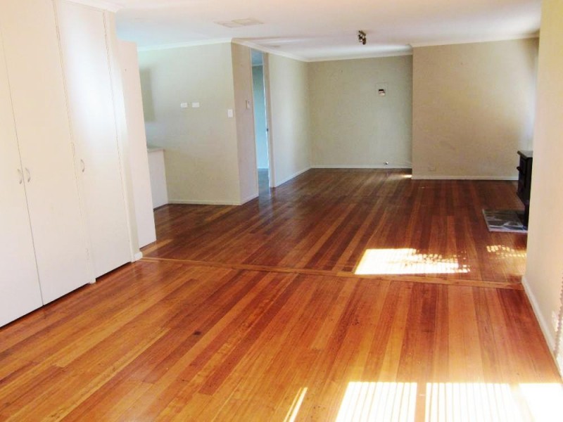 2 Algona Road, Lavington NSW 2641