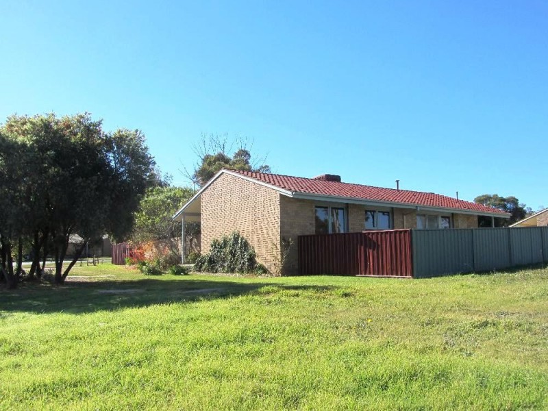 2 Algona Road, Lavington NSW 2641