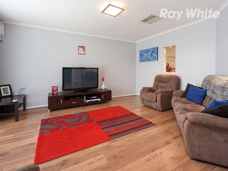 19 Donnolley Court, Lavington NSW 2641
