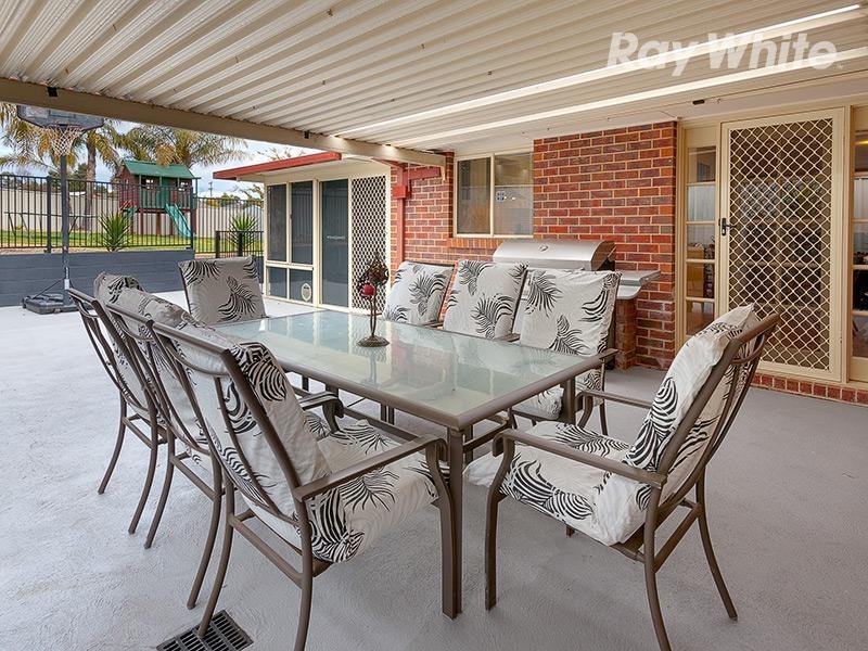 19 Donnolley Court, Lavington NSW 2641