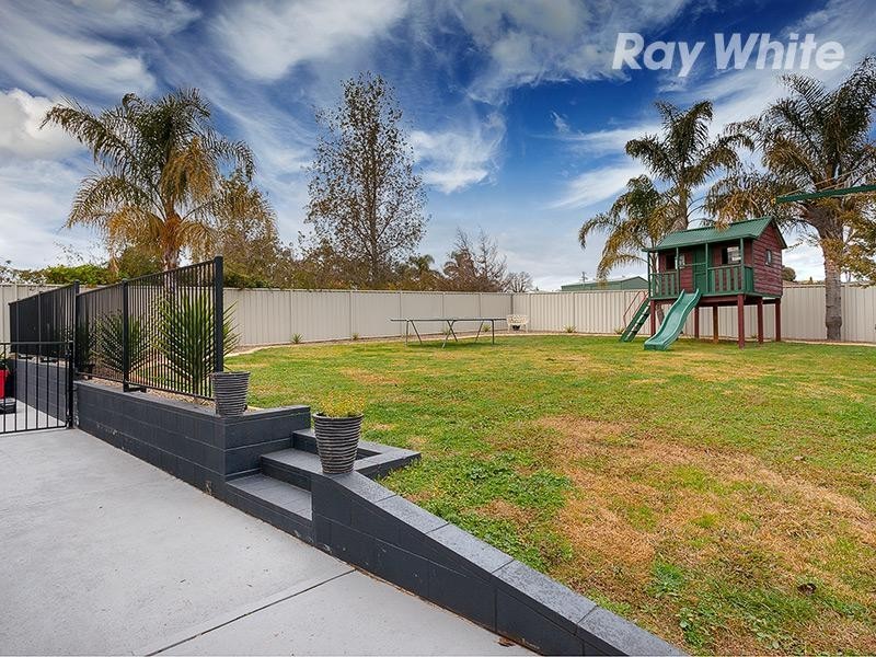 19 Donnolley Court, Lavington NSW 2641