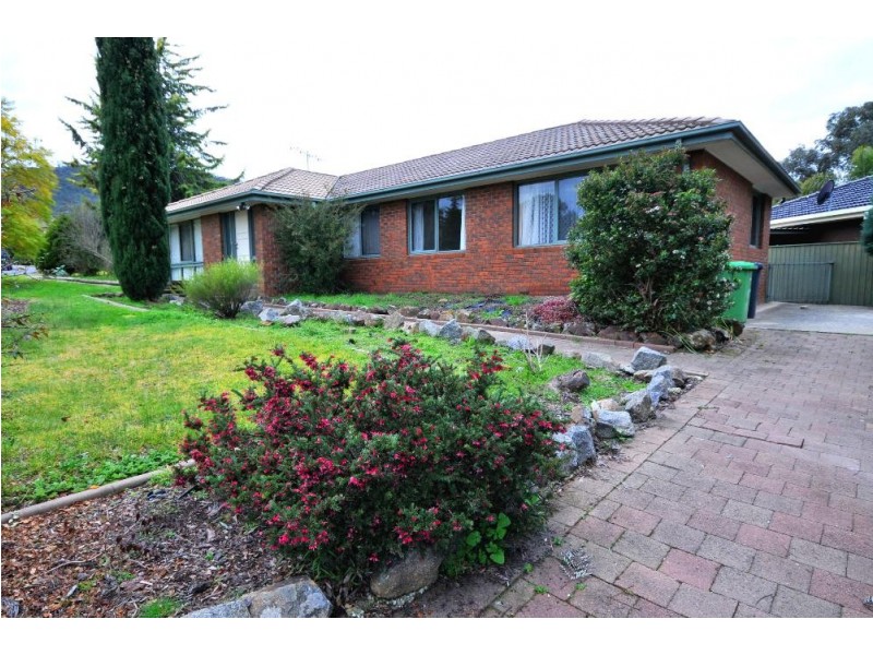 1 Barook Place, Lavington NSW 2641