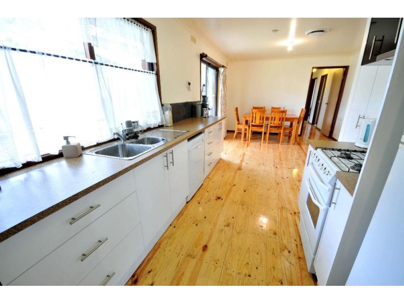 1 Barook Place, Lavington NSW 2641