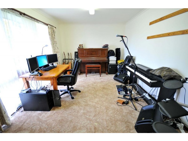 1 Barook Place, Lavington NSW 2641