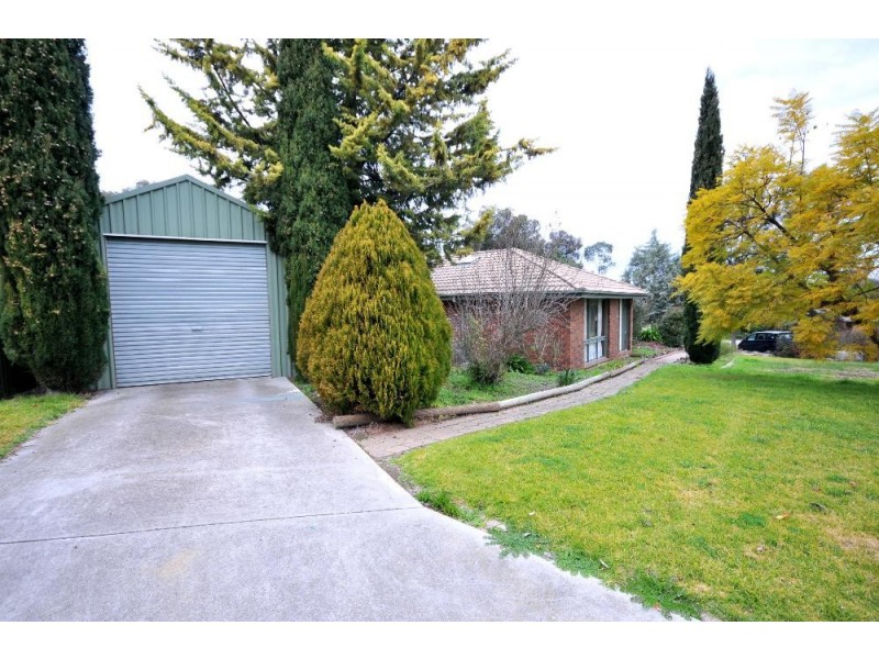1 Barook Place, Lavington NSW 2641