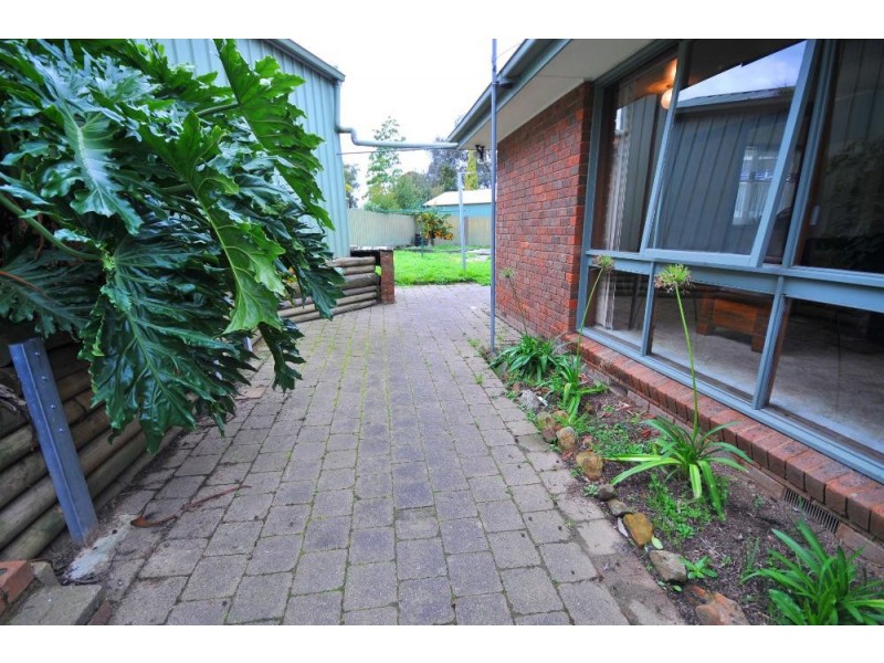 1 Barook Place, Lavington NSW 2641