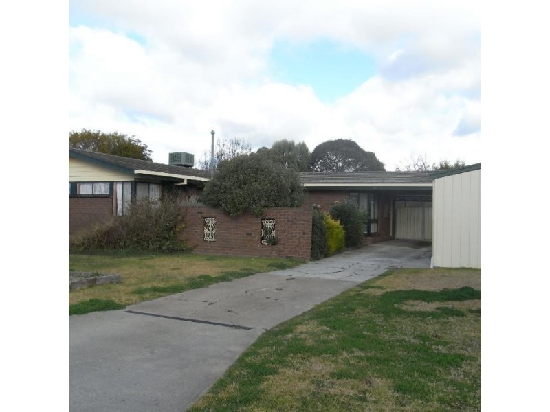 74 James Cook Avenue, Howlong NSW 2643