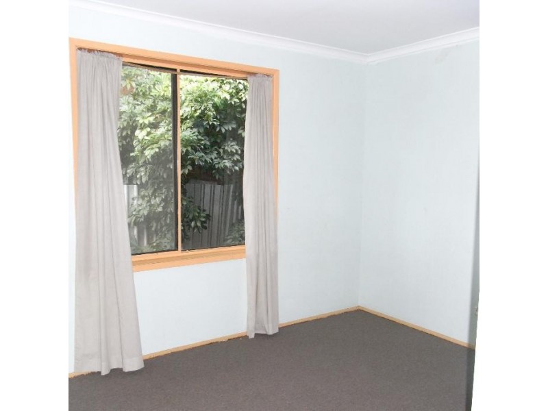 74 James Cook Avenue, Howlong NSW 2643