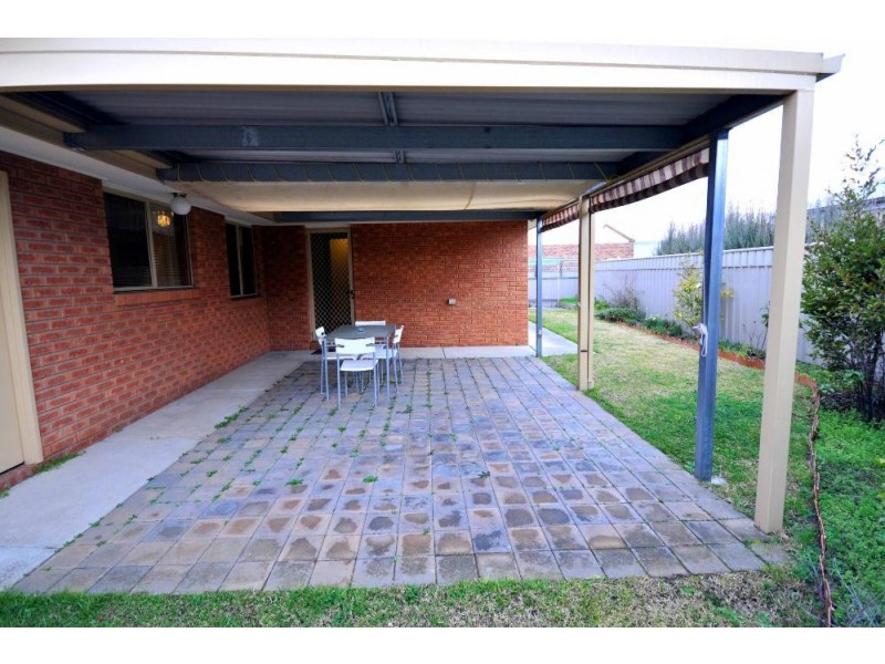 9/381 Dick Road, Lavington NSW 2641