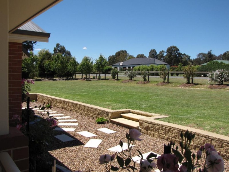 11 Davenport Road, Thurgoona NSW 2640