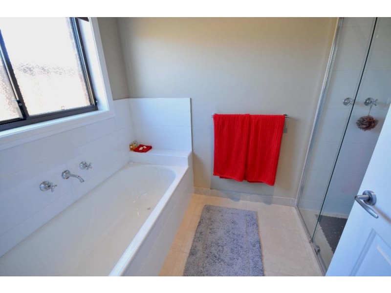 3 Rivergum Drive, East Albury NSW 2640