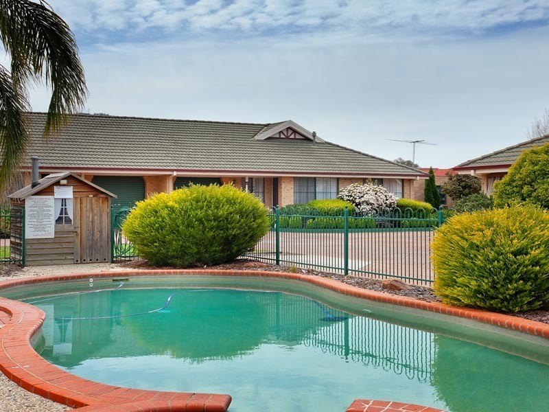 8/14 Tristan Court, Lavington NSW 2641