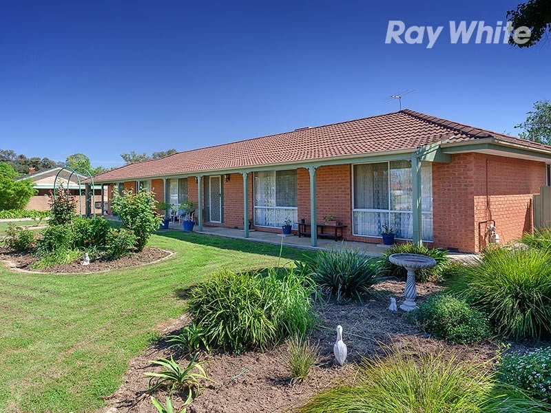 8 Balfour Street, Culcairn NSW 2660
