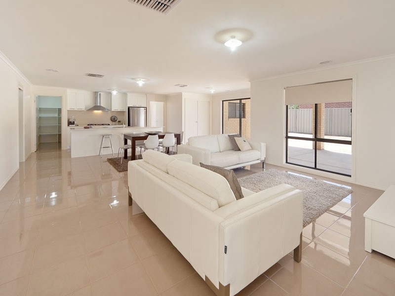 22 Oxford Street, Thurgoona NSW 2640