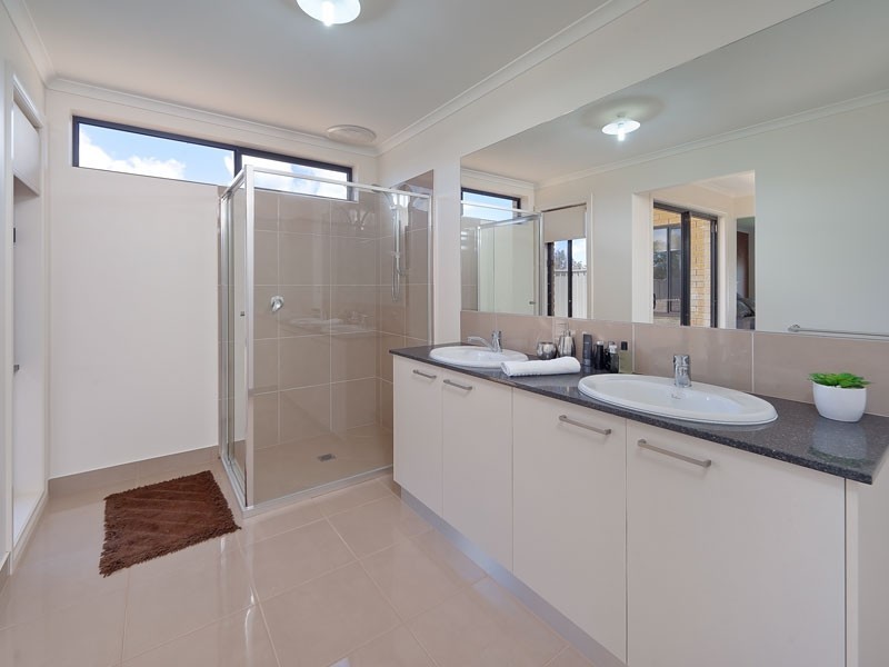 22 Oxford Street, Thurgoona NSW 2640