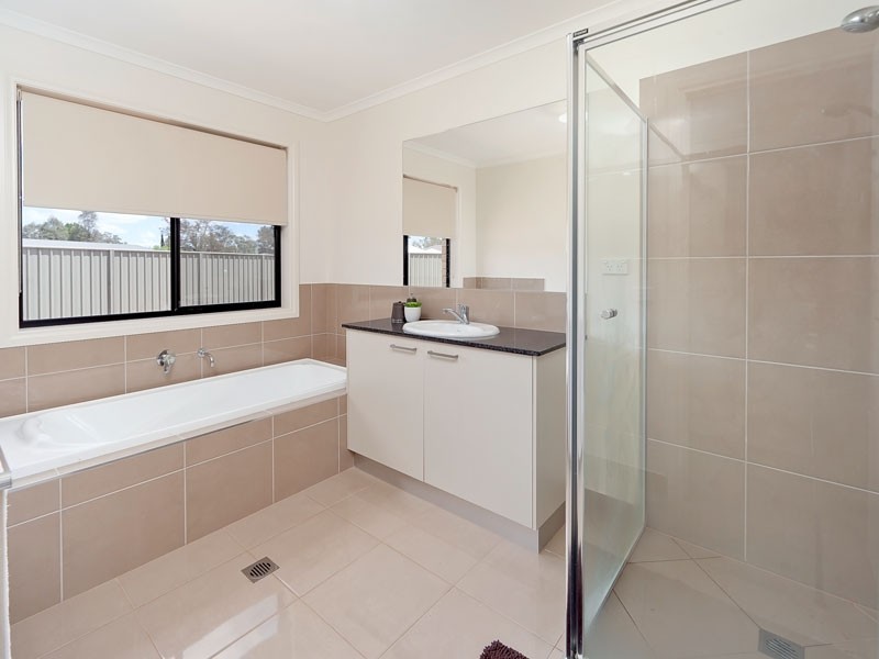 22 Oxford Street, Thurgoona NSW 2640