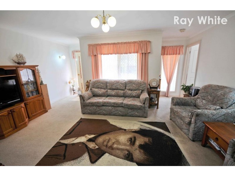 7 Howard Place, Norris Park, Lavington NSW 2641