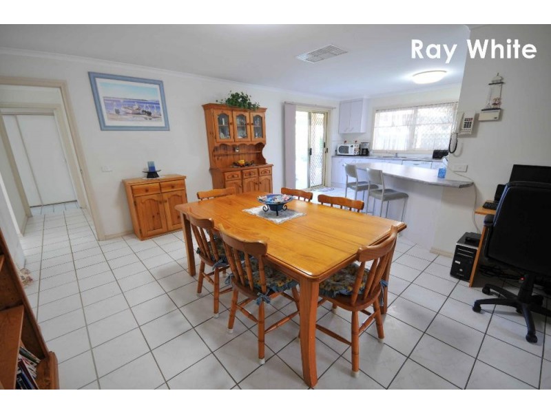 7 Howard Place, Norris Park, Lavington NSW 2641