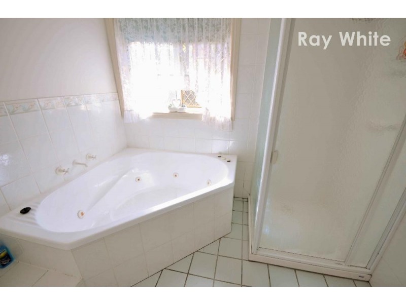 7 Howard Place, Norris Park, Lavington NSW 2641