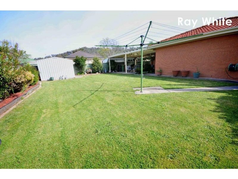 7 Howard Place, Norris Park, Lavington NSW 2641