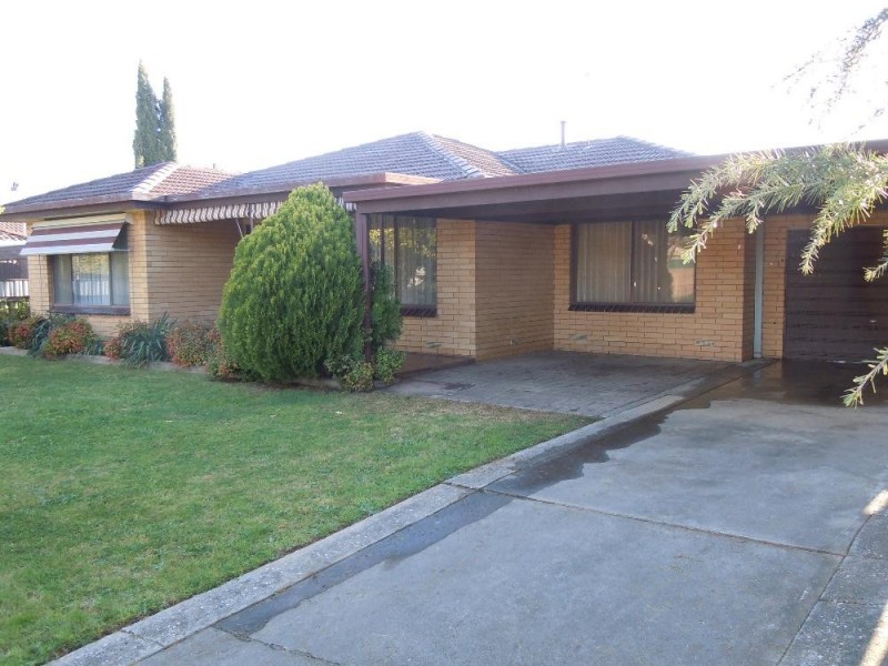 385 Dale Crescent, Lavington NSW 2641
