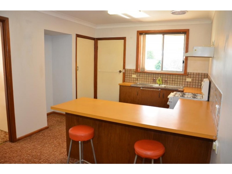 385 Dale Crescent, Lavington NSW 2641