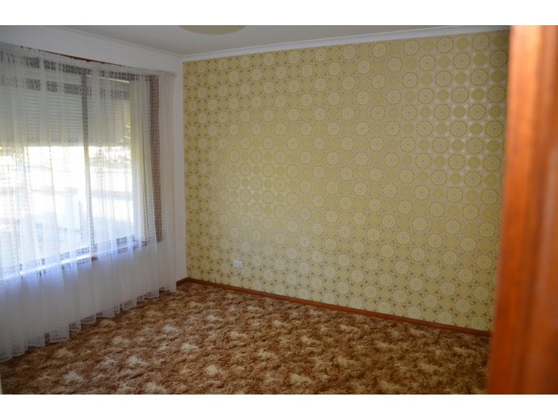 385 Dale Crescent, Lavington NSW 2641