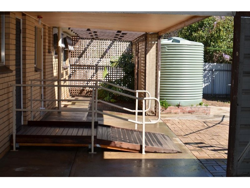 385 Dale Crescent, Lavington NSW 2641