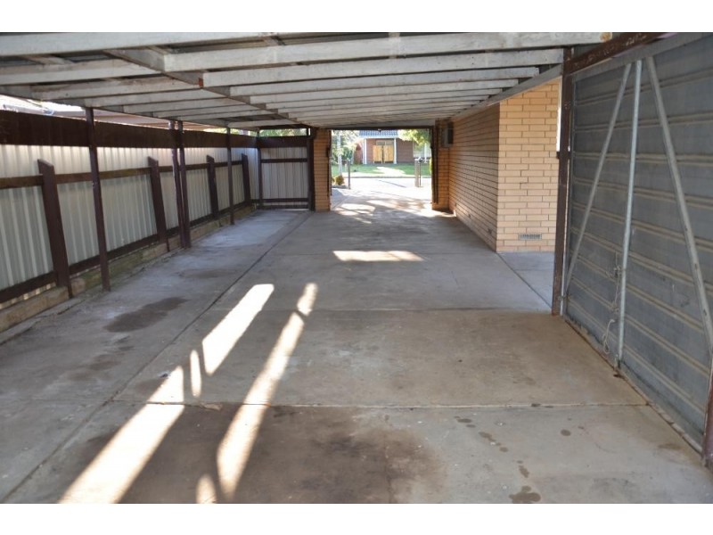 385 Dale Crescent, Lavington NSW 2641