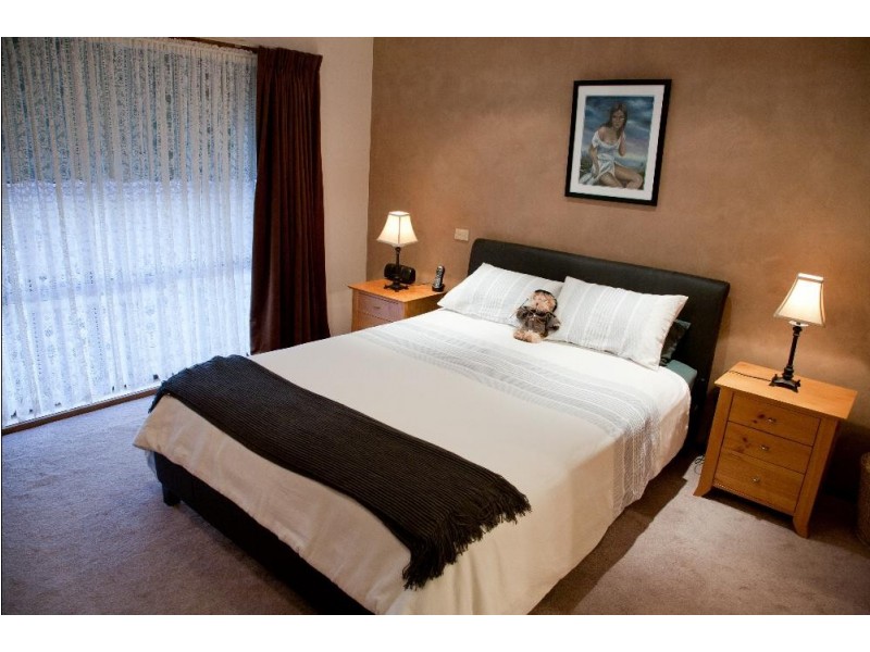 272 Cheyenne Drive (Paul Avenue), Lavington NSW 2641