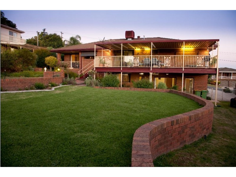 272 Cheyenne Drive (Paul Avenue), Lavington NSW 2641