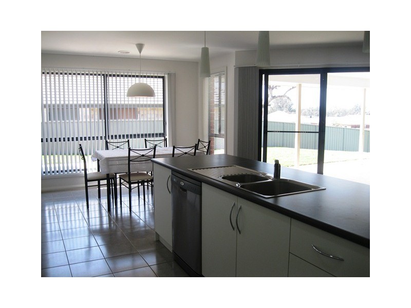 19 Redbox Drive, Thurgoona NSW 2640
