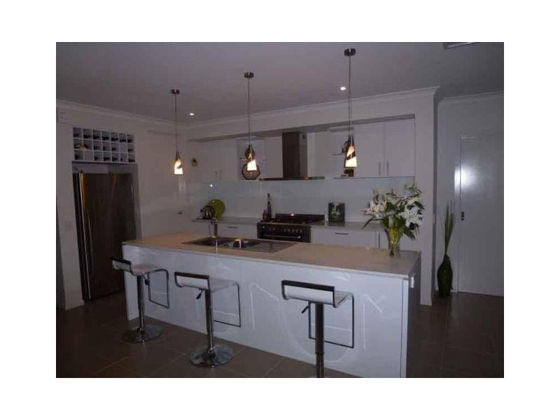 11 Featherstone Avenue, Albury NSW 2640