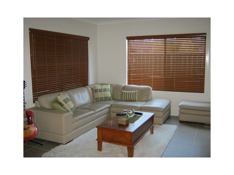 11 Featherstone Avenue, Albury NSW 2640